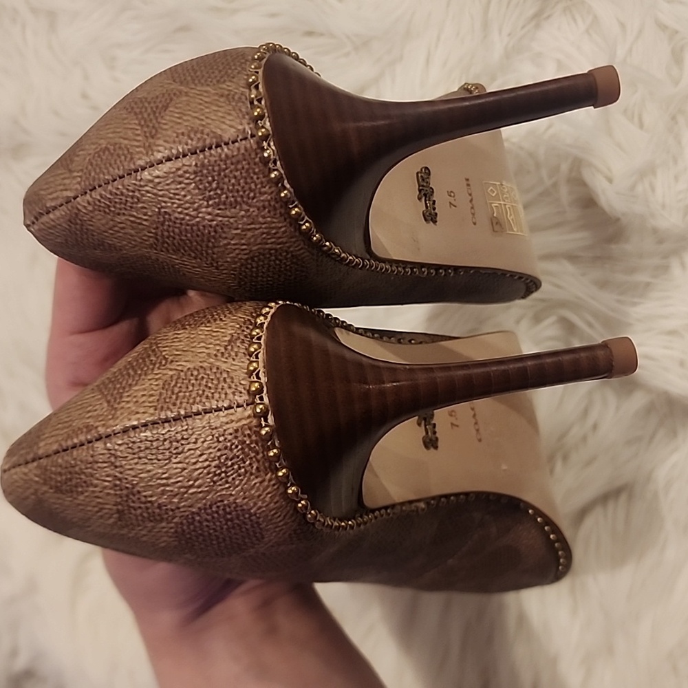 NWOT Coach Heels Size 7.5 - Picture 4 of 6